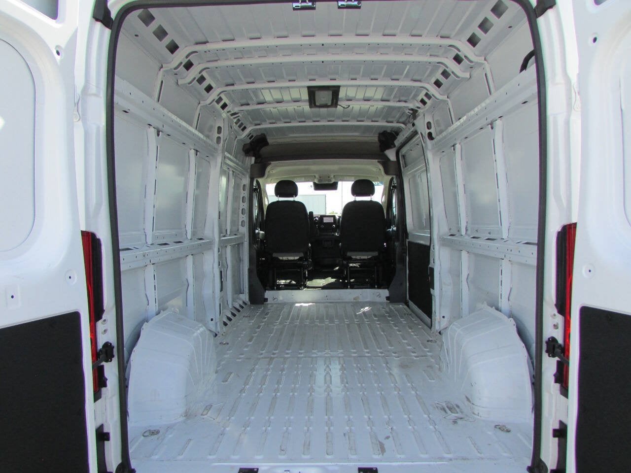 2026 RAM ProMaster Cargo Van Tradesman