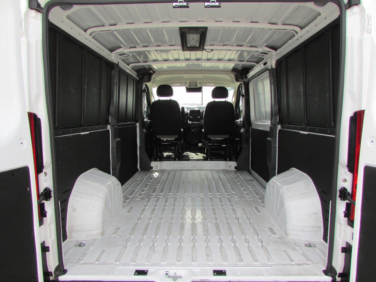 2025 RAM ProMaster Cargo Van Tradesman