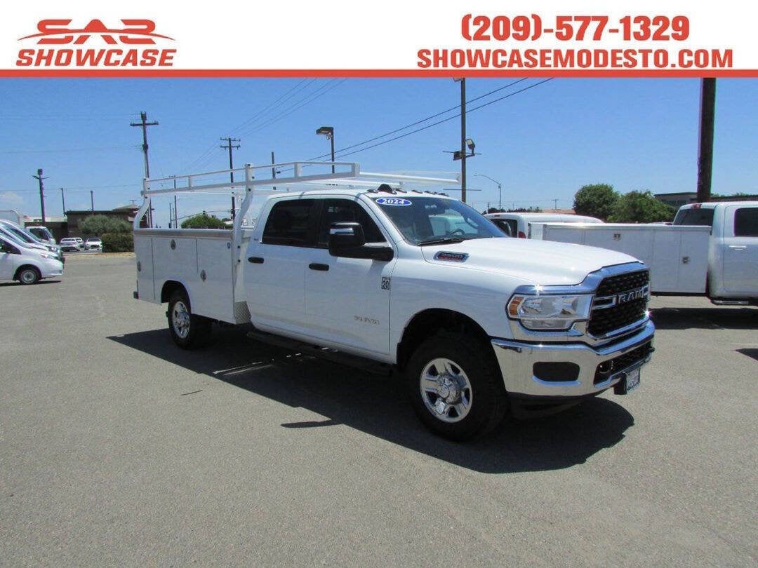 2024 RAM 3500 Chassis Cab SLT