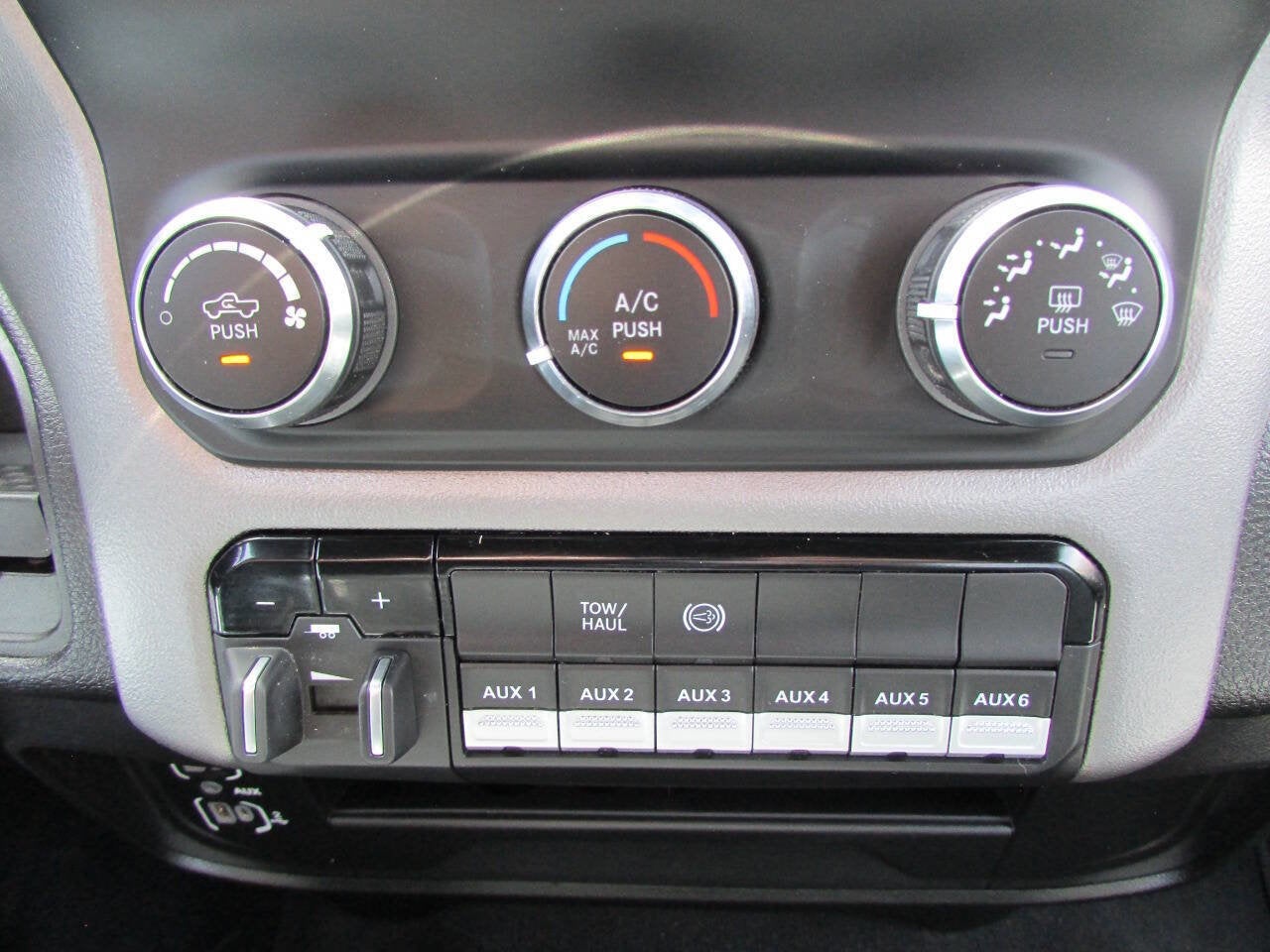 2024 RAM 3500 Chassis Cab SLT