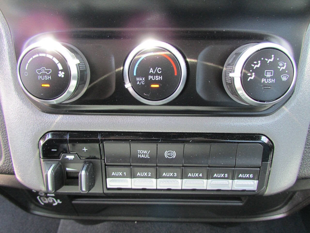 2024 RAM 3500 Chassis Cab SLT