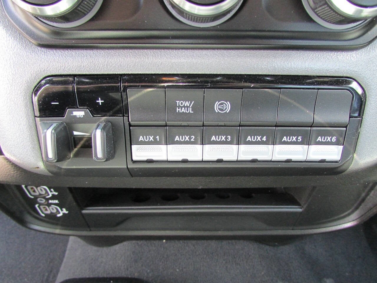 2024 RAM 3500 Chassis Cab SLT