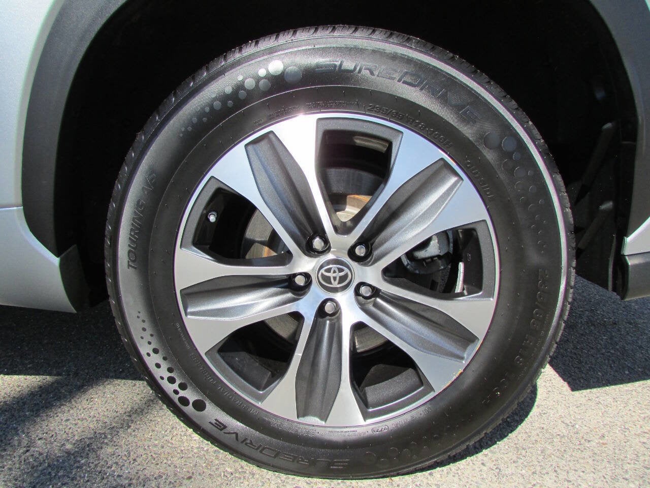 2023 Toyota Highlander XLE 4dr SUV