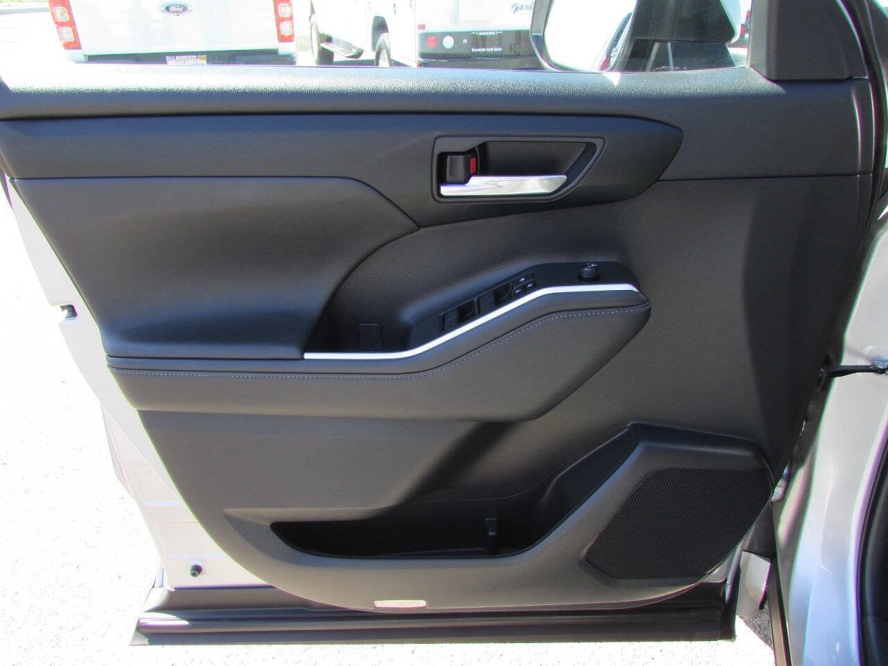 2023 Toyota Highlander XLE 4dr SUV