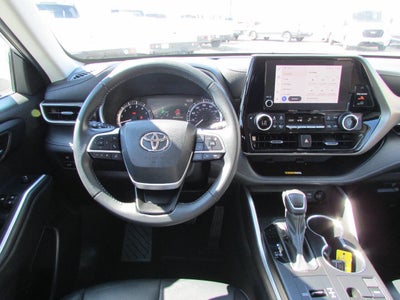 2023 Toyota Highlander XLE 4dr SUV
