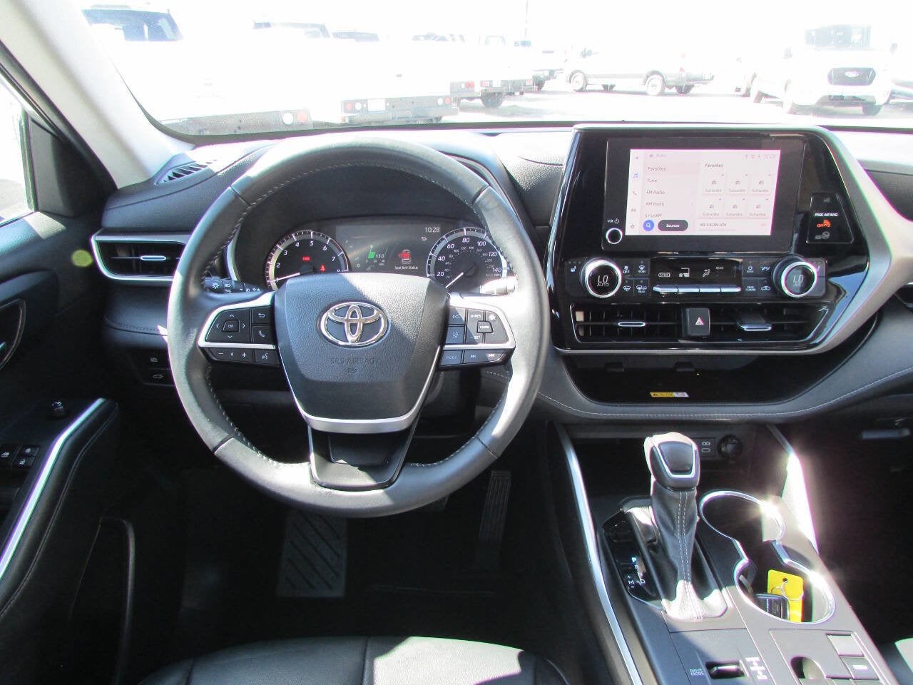 2023 Toyota Highlander XLE 4dr SUV