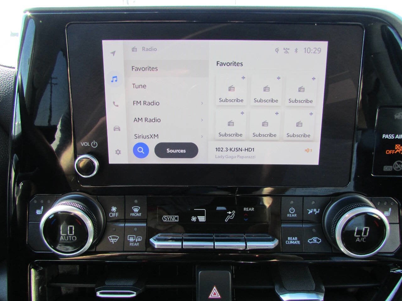 2023 Toyota Highlander XLE 4dr SUV