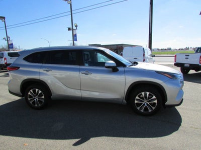 2023 Toyota Highlander XLE 4dr SUV