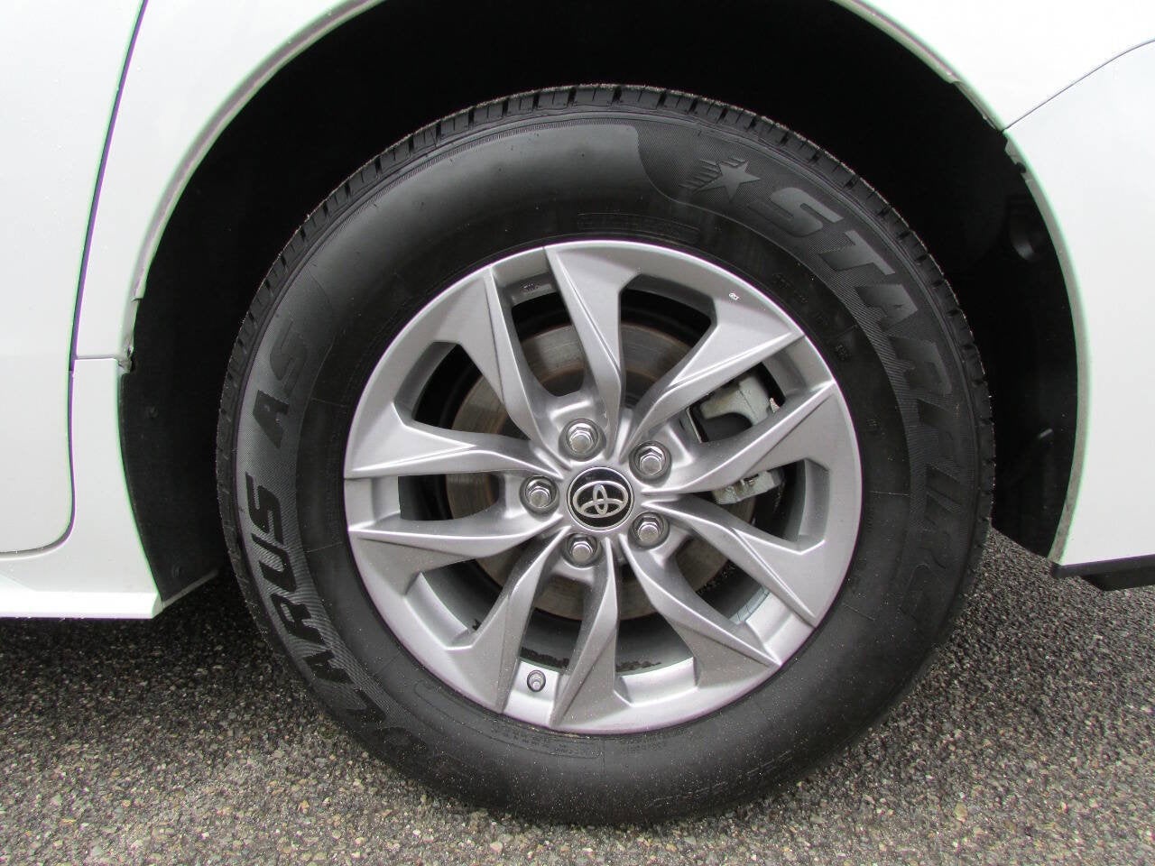 2024 Toyota Sienna XLE 7 Passenger 4dr Mini Van