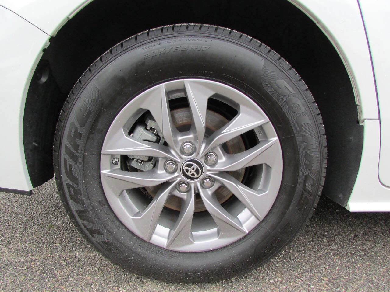 2024 Toyota Sienna XLE 7 Passenger 4dr Mini Van