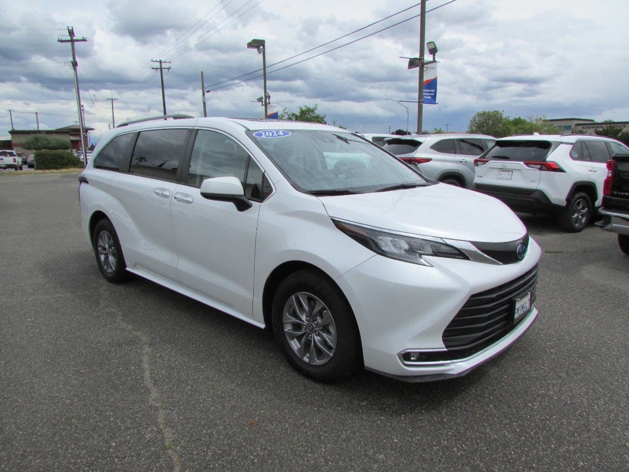 2024 Toyota Sienna XLE 7 Passenger 4dr Mini Van