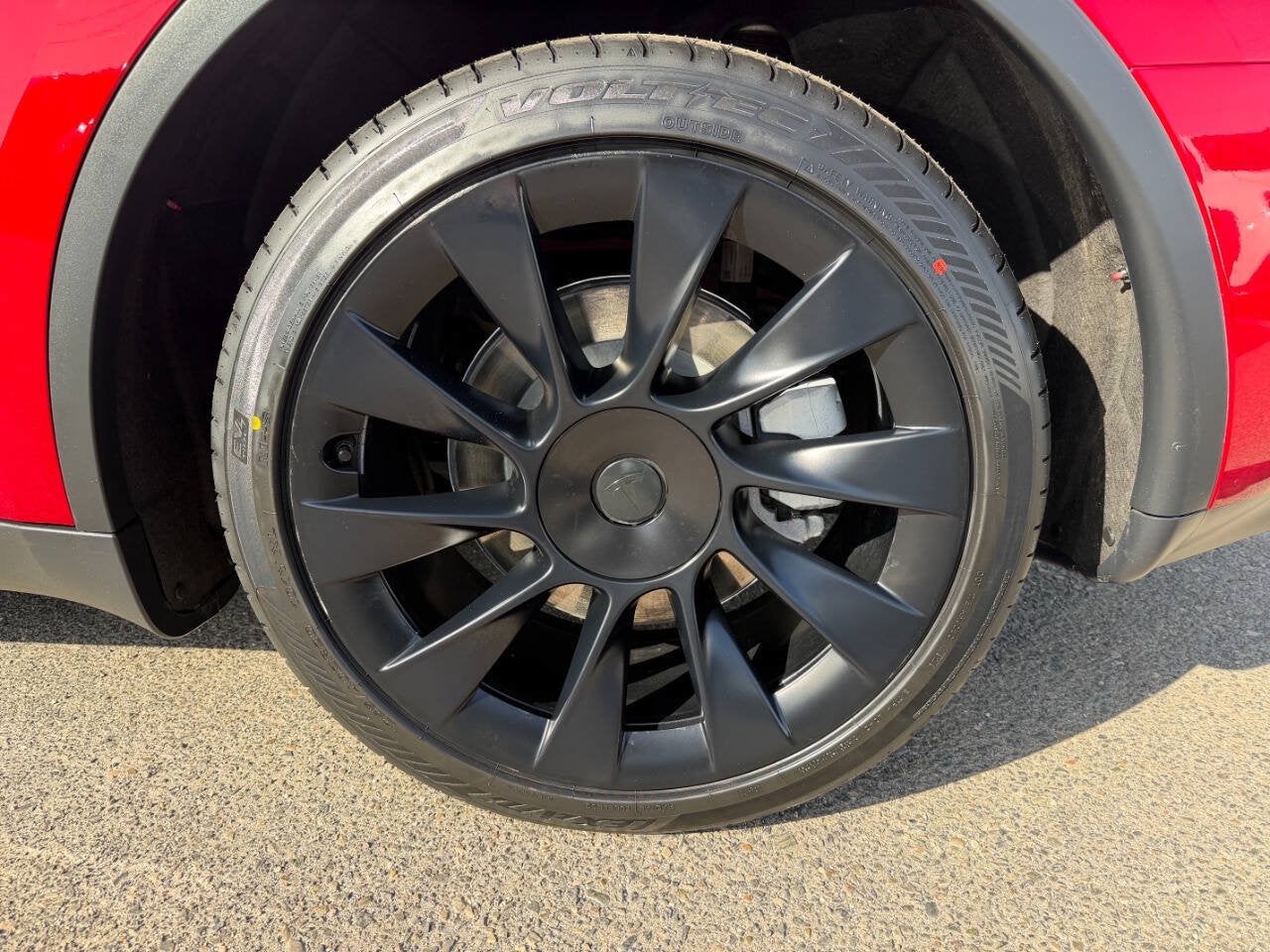 2023 Tesla Model Y Long Range AWD 4dr Crossover