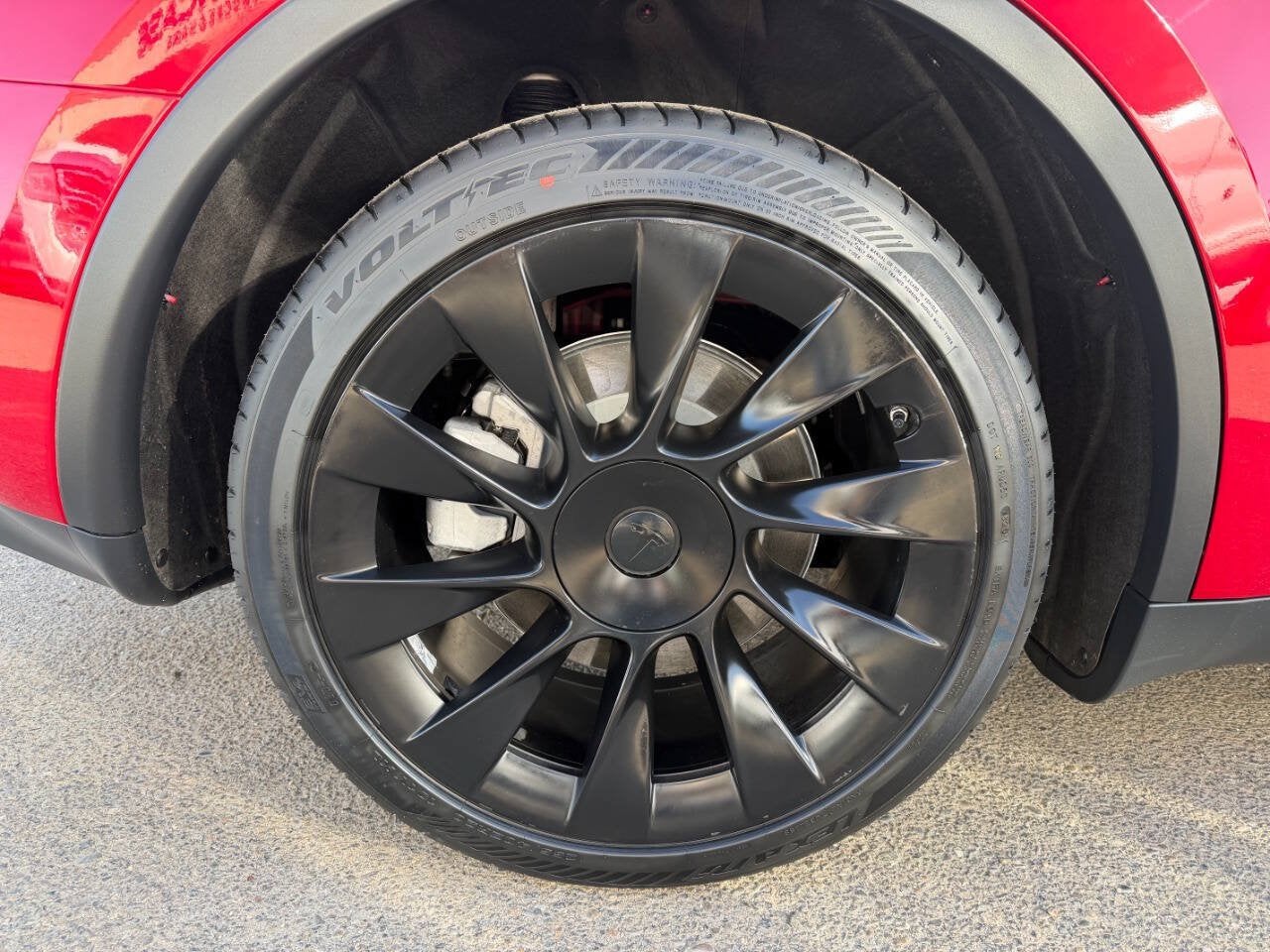2023 Tesla Model Y Long Range AWD 4dr Crossover