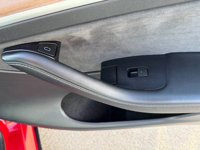 2023 Tesla Model Y Long Range AWD 4dr Crossover