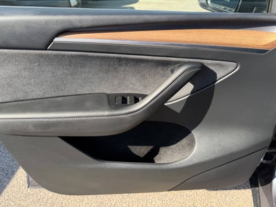 2023 Tesla Model Y Long Range AWD 4dr Crossover