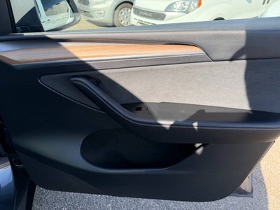 2023 Tesla Model Y Long Range AWD 4dr Crossover