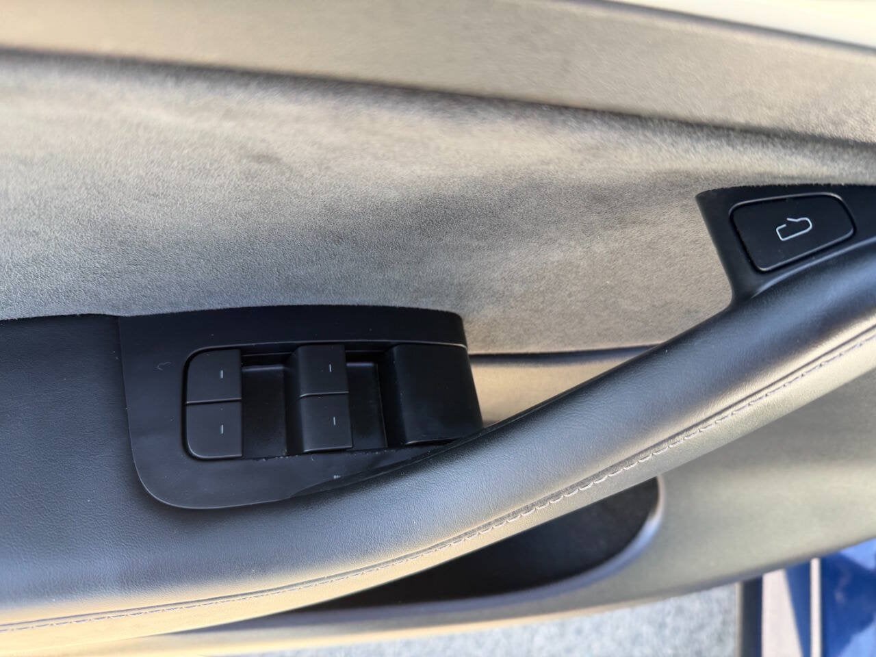 2023 Tesla Model Y Long Range AWD 4dr Crossover