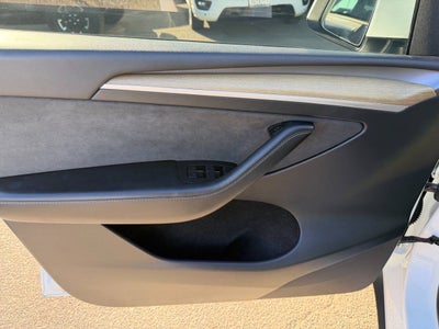 2023 Tesla Model Y Long Range AWD 4dr Crossover