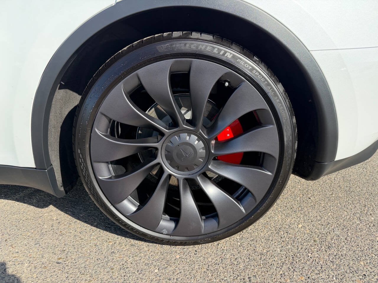 2023 Tesla Model Y Performance