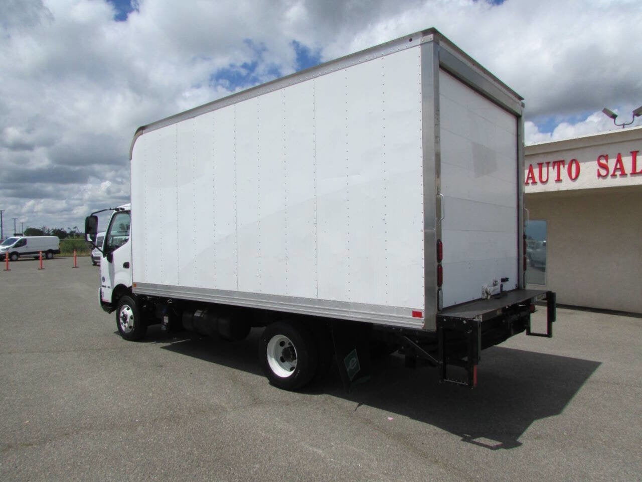 2020 Hino 155 4X2 2dr Regular Cab 149.6 in. WB